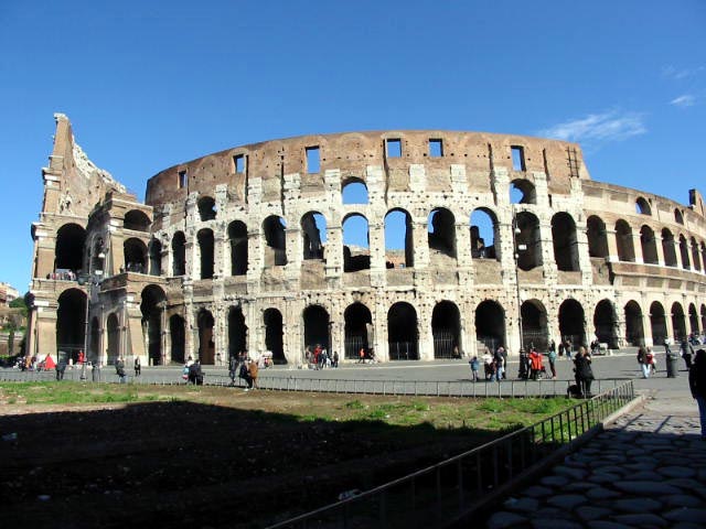 Bluelou Heads to Rome!